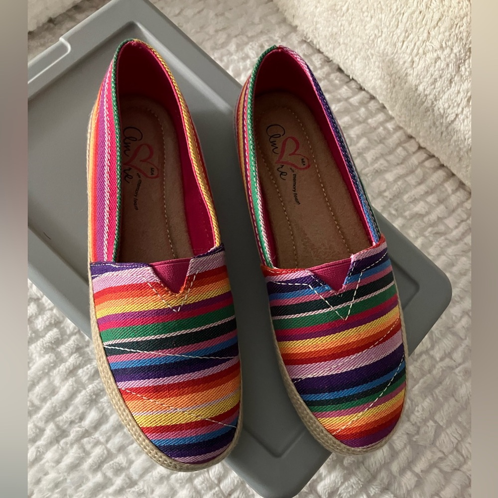 Mia Amore size 8 slip on shoes